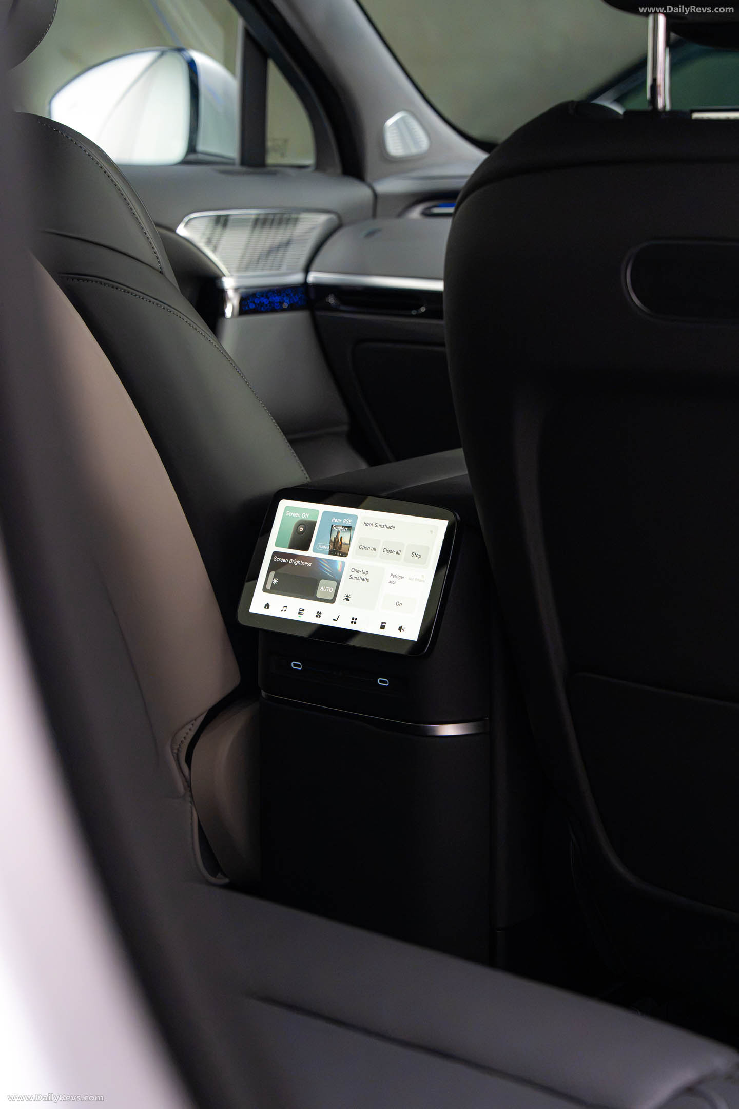 2027 Xpeng Motors G9L Interior